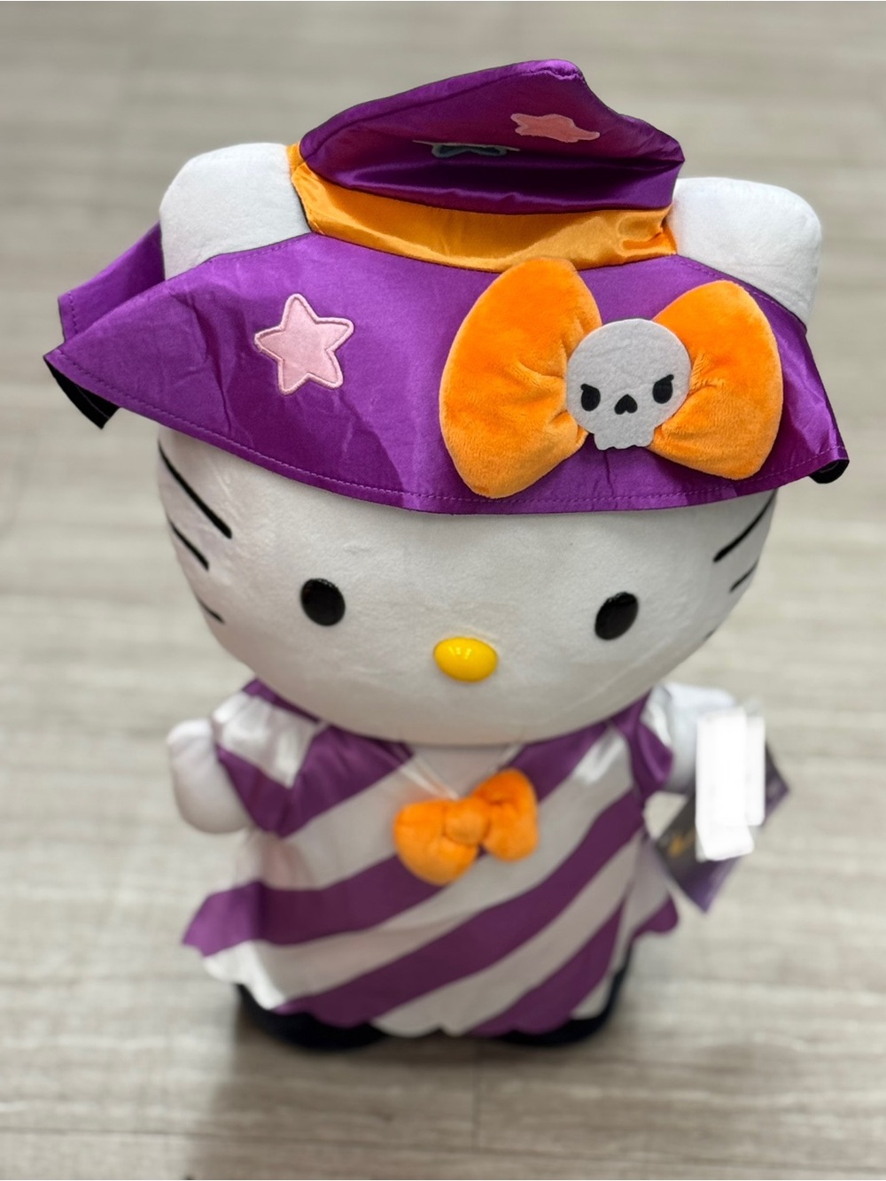 2026  Hello Kitty Halloween greeter